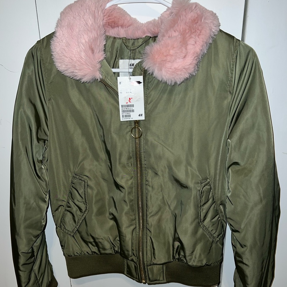 NWT H&M olive green girls jacket with super cute pink fur collar-